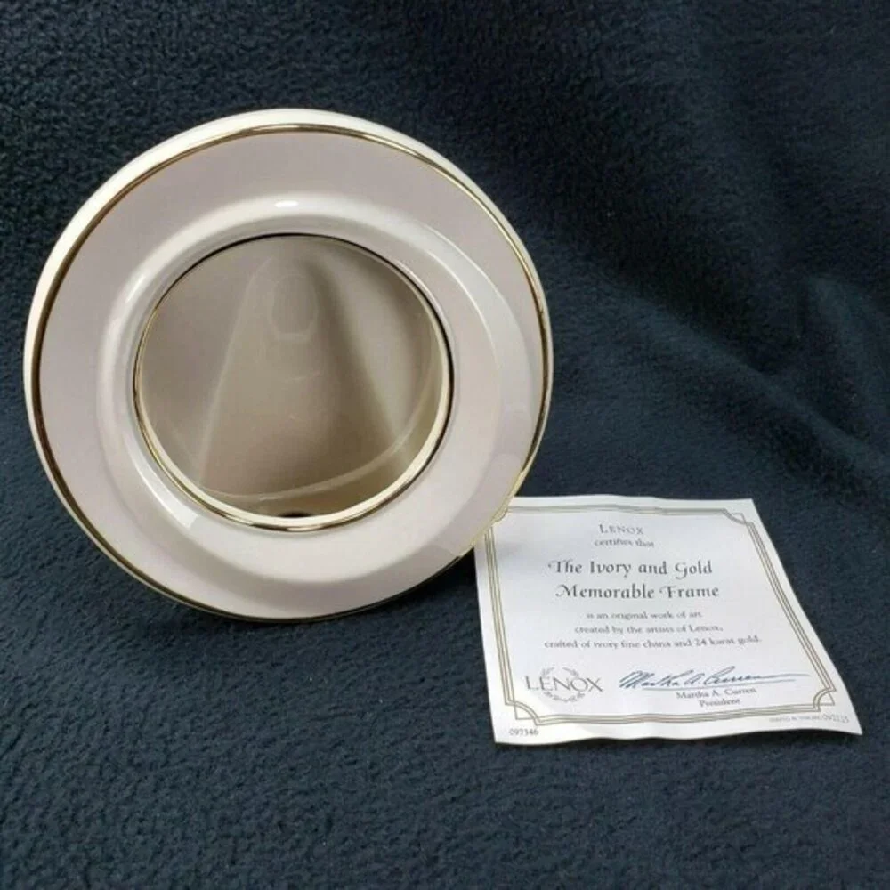Lenox Cream Round Photo‎ Frame Memorable China 24K Gold Trim Gift Box New